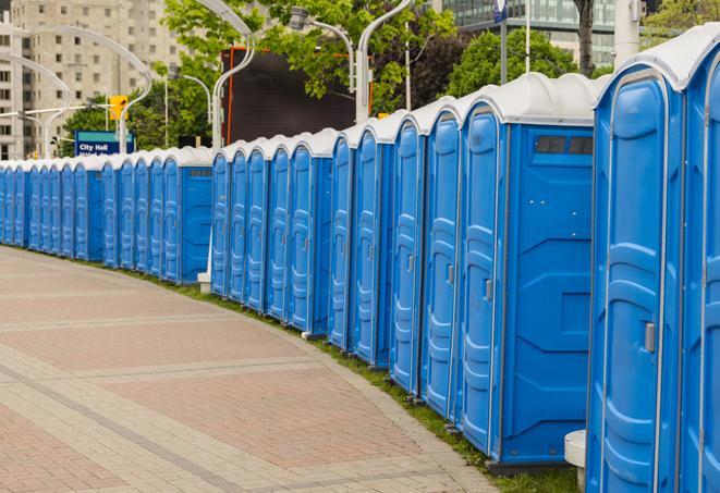 portable restrooms with sinks to keep hands clean and hygienic in Center Line, MI